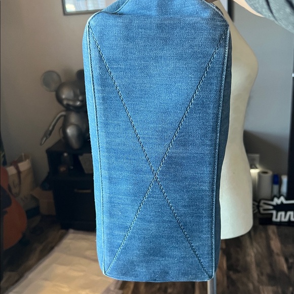 Coach Denim Blue Tote Bag with red hang Tag
Like new!! - Picture 3 of 5